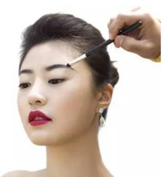 眉形与脸型如何协调?看完你就懂