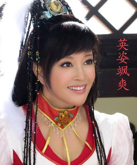 开整容医院、年龄造假,刘晓庆一个蜡像般的存