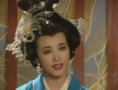 开整容医院、年龄造假,刘晓庆一个蜡像般的存