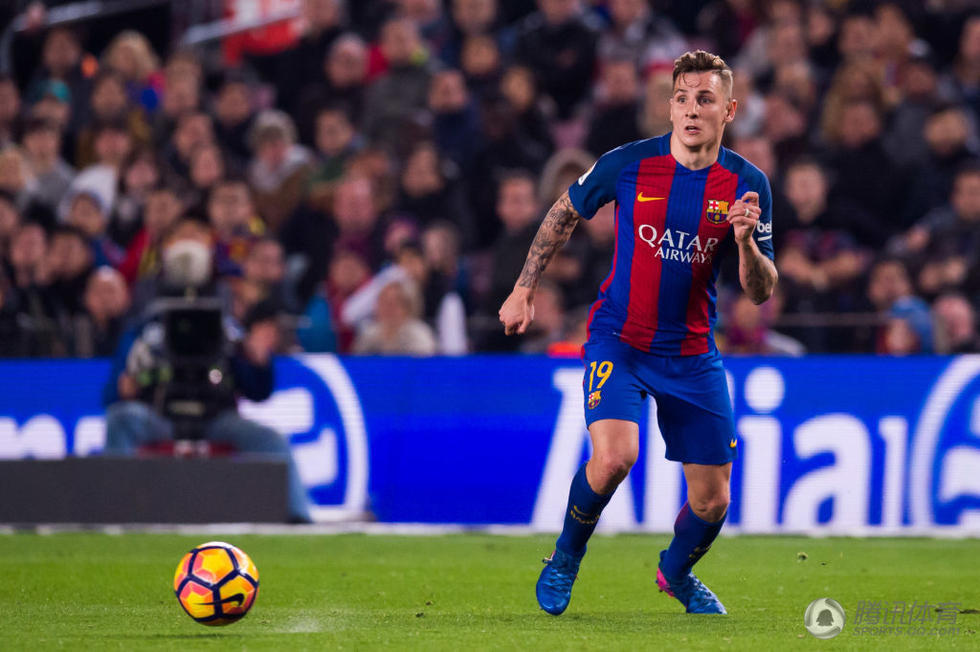 皇马巴萨相同号码大PK:梅西稳胜魔笛