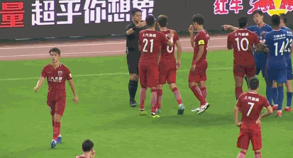 gif-胡尔克点球武磊绝杀破门 奥斯卡复出染黄