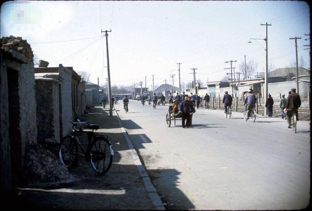 记忆:70年代的天津老照片,街道很干净