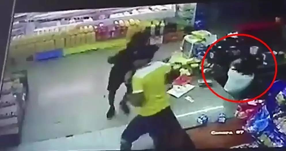 中国18岁女孩国外打工遭枪杀 遇害视频华人圈疯传（视频） - 1
