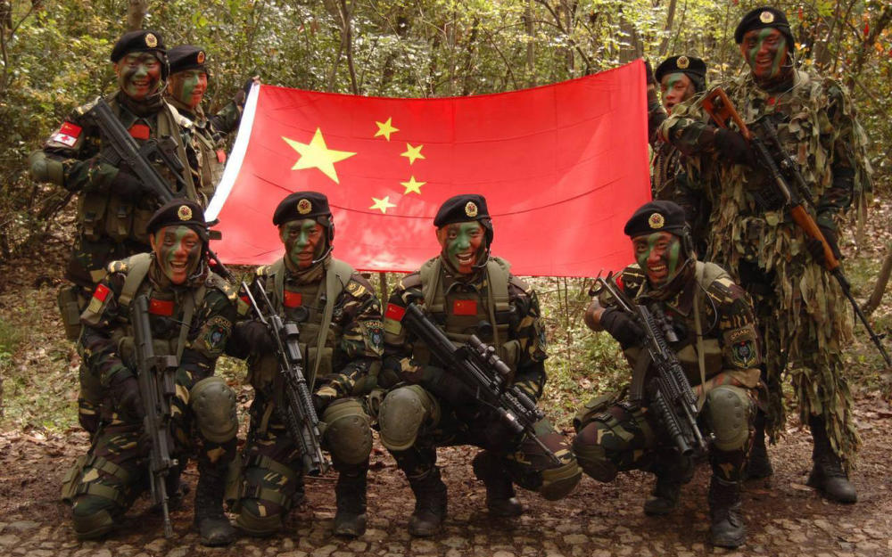 特种兵和特警哪个更厉害?谁的训练程度更"魔鬼"些呀?