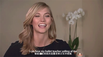 kk同学强大的肢体表现力简直要突破天际,但是不管她走路再怎么嚣张