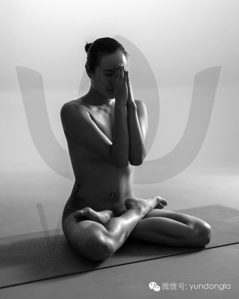 中国裸体瑜伽第一人，她一亮相就惊艳了14亿中国人