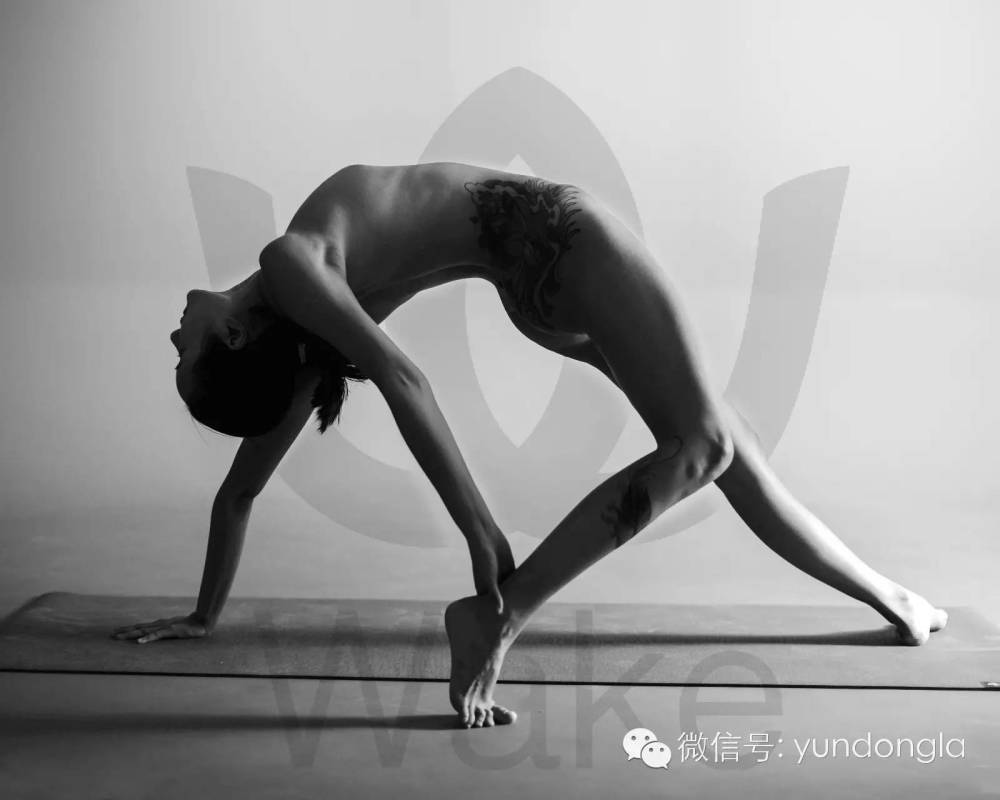 中国裸体瑜伽第一人，她一亮相就惊艳了14亿中国人