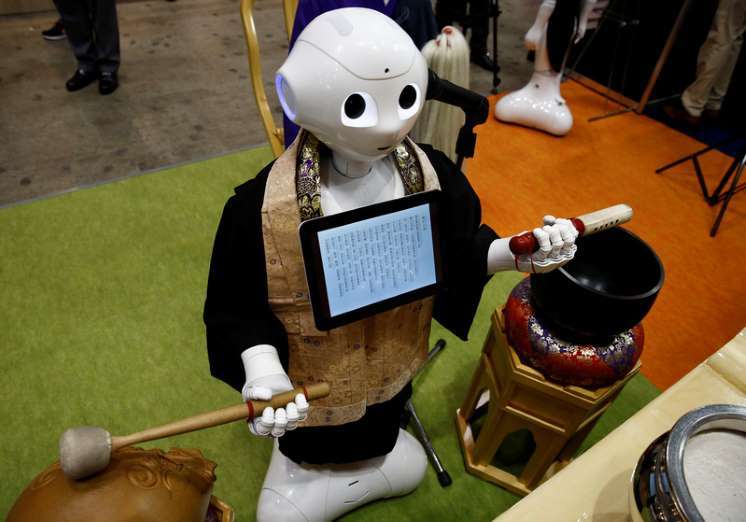 日本葬礼机器人它可以主持葬礼并诵经念佛 性价比高（组图） - 4