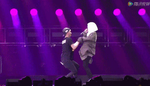 bigbang演唱会动图都撩成这样 现场岂不上天了?