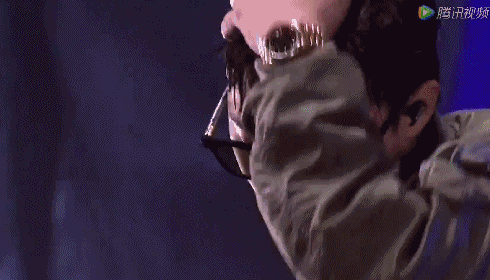 bigbang演唱会动图都撩成这样 现场岂不上天了?
