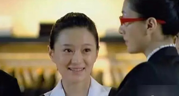 马甲线女神人设崩了？袁姗姗未经ps照片竟然变成僵尸脸？