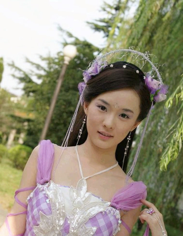 霍思燕不管是在《欢天喜地七仙女》中的七公主紫儿,还是《天师钟馗