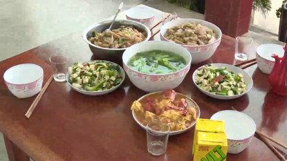 张柏芝居然这么会做饭，比中餐厅赵薇厉害多了