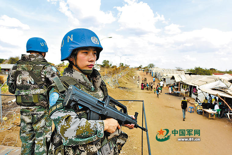 当地时间3月1日,中国第二批赴南苏丹(朱巴)维和步兵营女子步兵班女兵