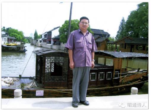 《昭通诗人●微刊》论诗视野║陈剑宁:用形象