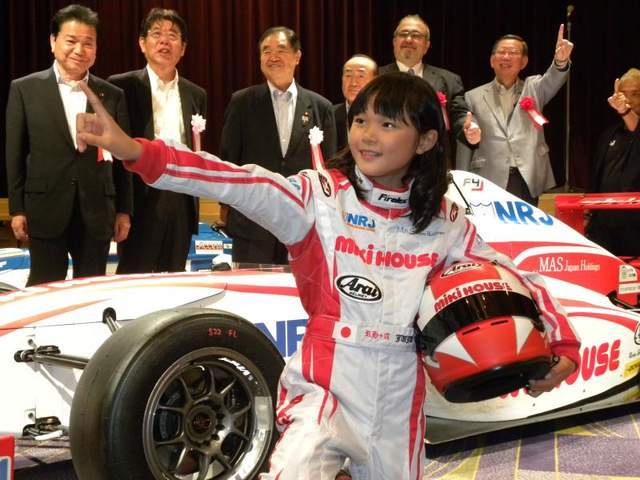 比新干线还快！日本出了个11岁萝莉赛车手