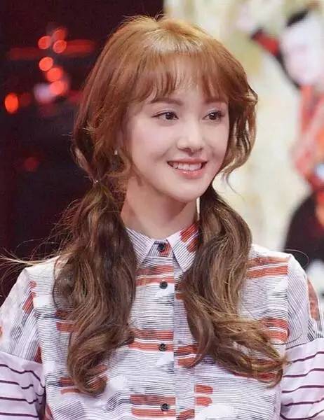 不知道怎么扎头发的女生看过来,一分钟教你学会明星款