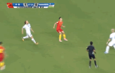 踢球还是打人?乌兹别克斯坦动作野蛮 对付国足就是黑