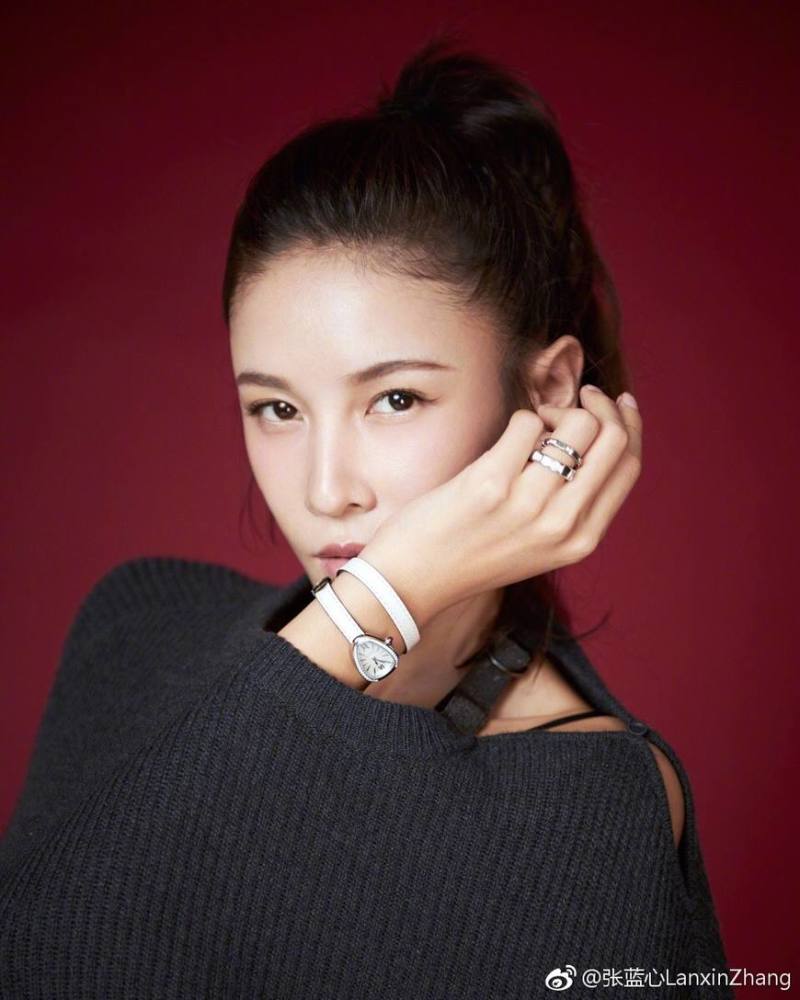 31岁的她曾是国家运动员！被成龙力捧 成为性感女神