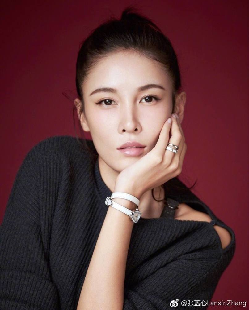 31岁的她曾是国家运动员！被成龙力捧 成为性感女神