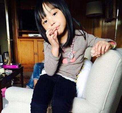 赵薇女儿被吐槽打扮太土不如李湘女儿，赵薇六个字霸气回应(组图) - 5