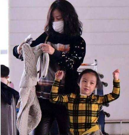 赵薇女儿被吐槽打扮太土不如李湘女儿，赵薇六个字霸气回应(组图) - 6