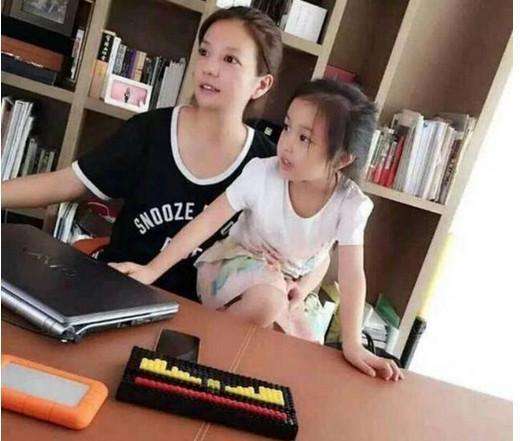 赵薇女儿被吐槽打扮太土不如李湘女儿，赵薇六个字霸气回应(组图) - 7