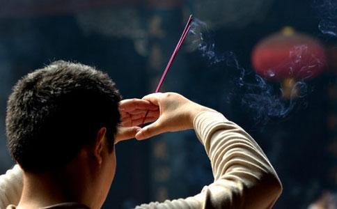 去寺院烧香拜佛的意义及正确烧香方式