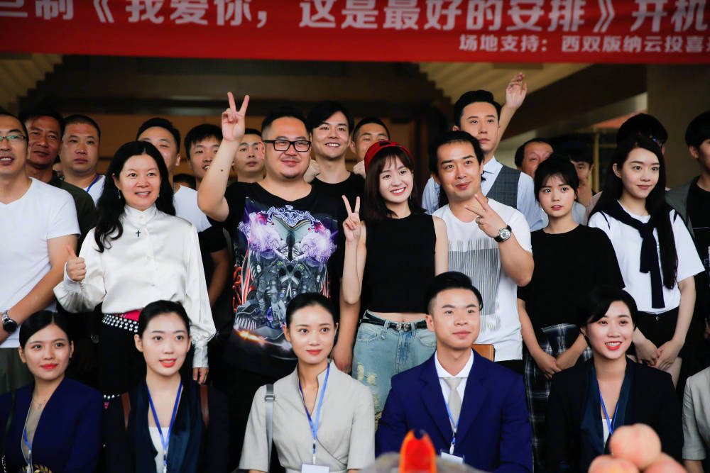 一度被网友怀疑中日混血的她,又是一枚娱乐圈的男神收割机。