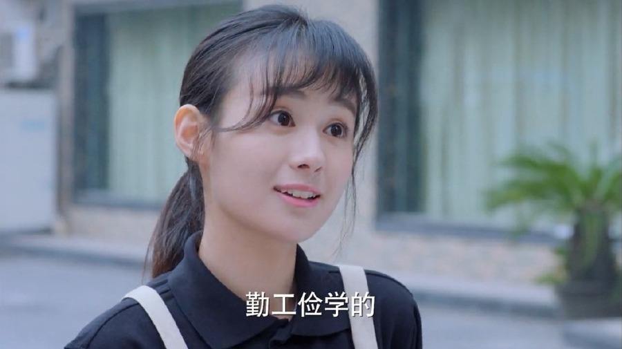 一度被网友怀疑中日混血的她,又是一枚娱乐圈的男神收割机。