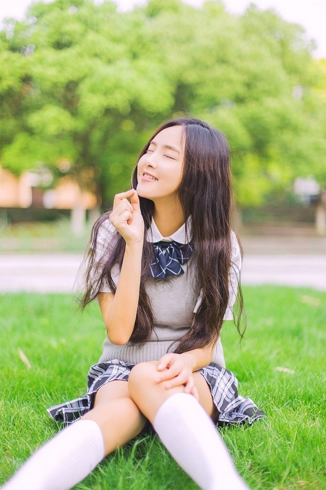 长筒袜日系校服美女学生妹清纯甜美写真