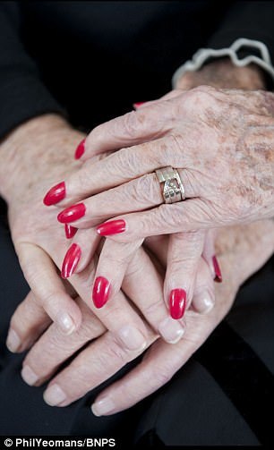 英国百岁老夫妇结婚83年 只争吵过一次（组图） - 2
