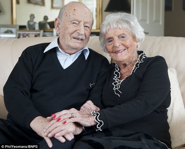 英国百岁老夫妇结婚83年 只争吵过一次（组图） - 3