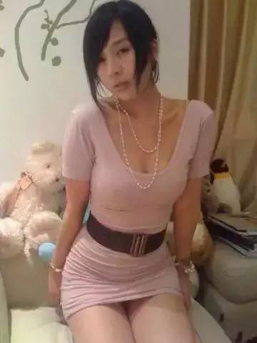 深井冰：自从奶茶店换了新的吧台小妹，生意火的不得了