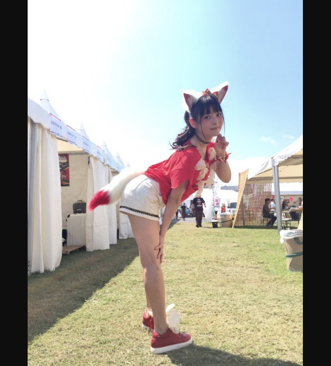 好想摸摸小尾巴！上坂堇COS兽娘引发关注