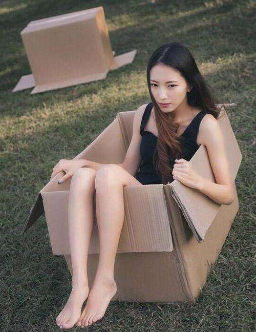 深井冰：给妹子拍照被发现了，她还不好意思了