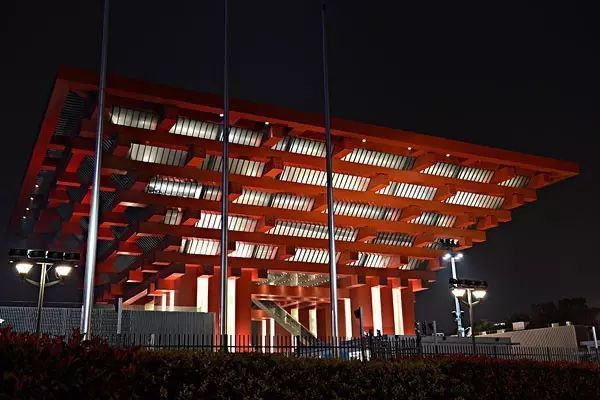 以为纽约是宇宙中心 美国网友一到上海就沉默