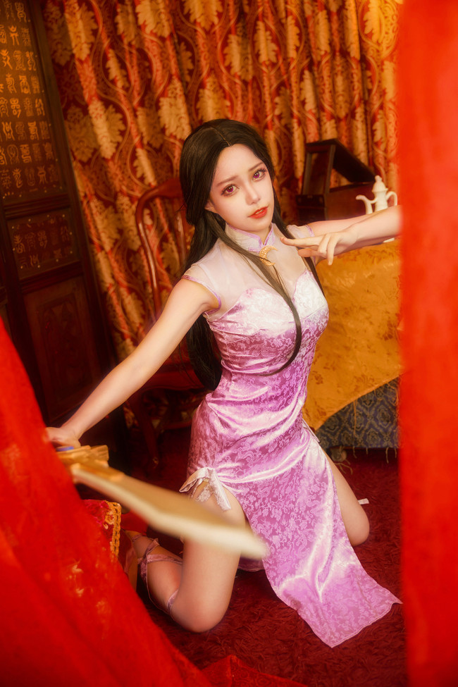 cos:王者荣耀,露娜紫色旗袍大长腿,在等自己的盖世英雄!