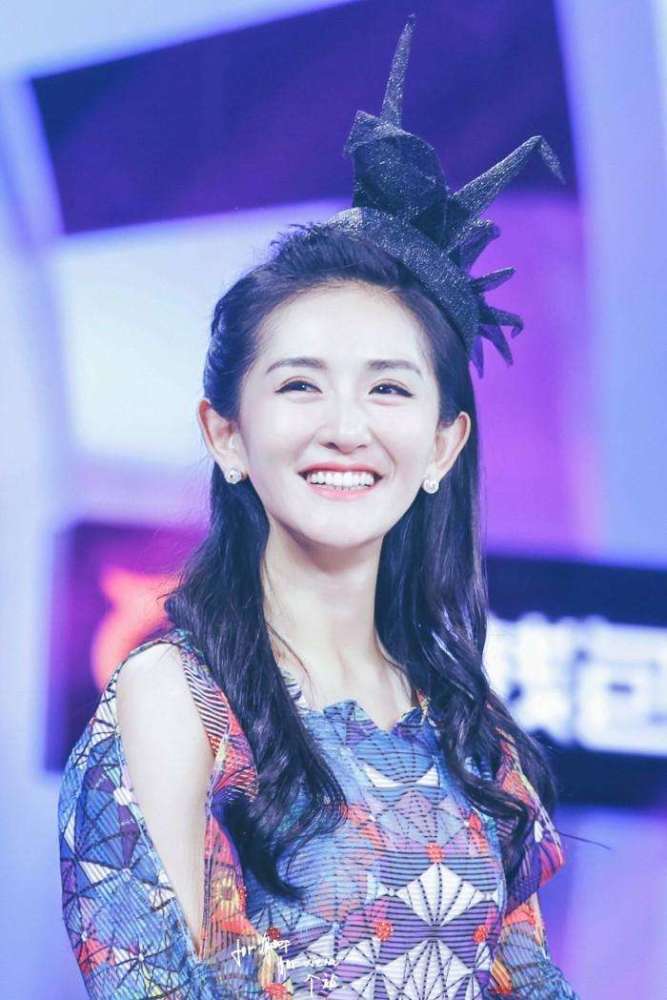 张杰抓拍谢娜的一张照片,反应她身体状况,网友:回快本