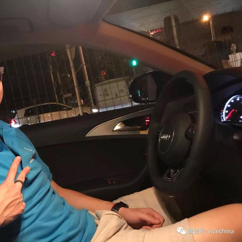 我穿着外卖员制服生活了一天，感受到无处不在的歧视（组图） - 3