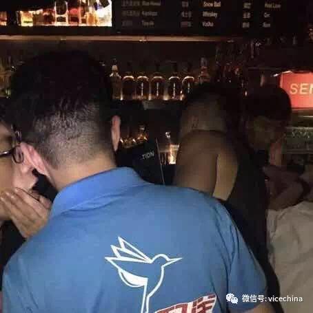 我穿着外卖员制服生活了一天，感受到无处不在的歧视（组图） - 7