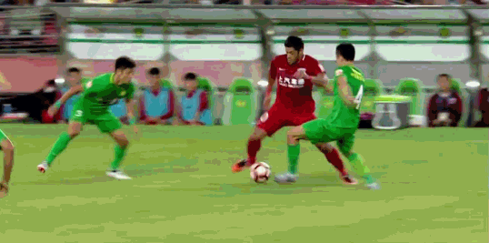 GIF-奥斯卡推射杨智小门破门 博阿斯抗议裁判被罚出场