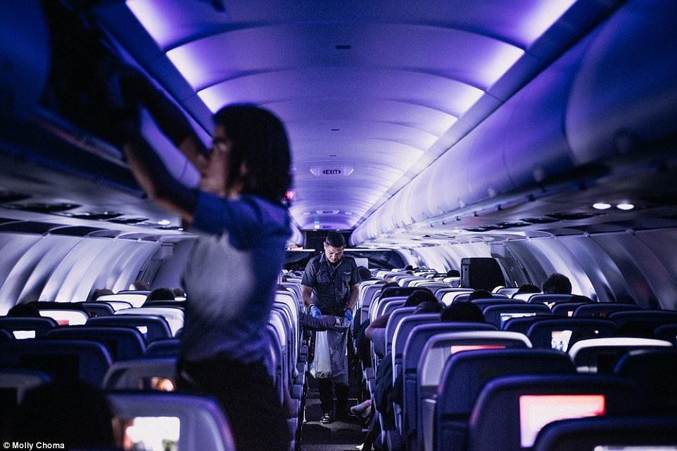 走进空姐的“空中生活”：踩高跟鞋 做针线活（组图） - 8