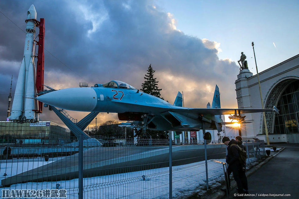 战斗民族拿苏27战机当 门神 _腾讯军事