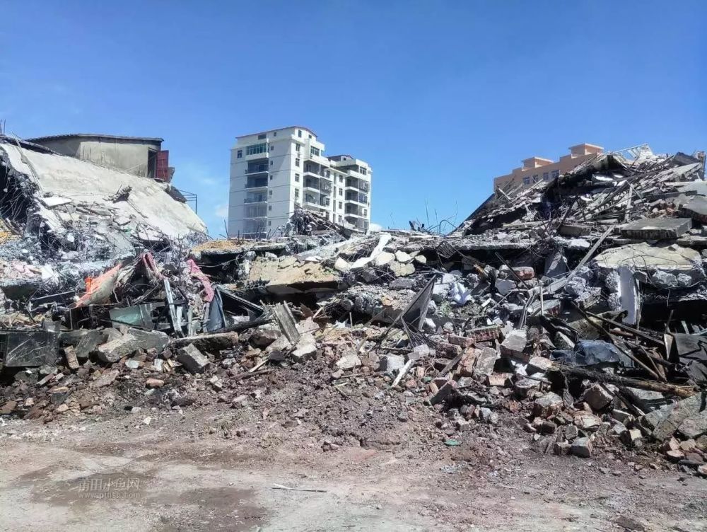 莆田卢坑大火烧的太猛,现场已成残垣断壁!,