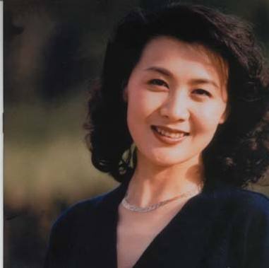被誉为中国最美女演员，陈道明对她完美称赞，却天妒红颜早早去世 - 1