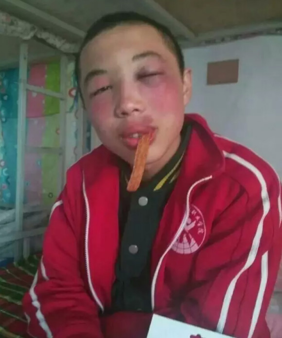 爆笑吃根辣条压压惊