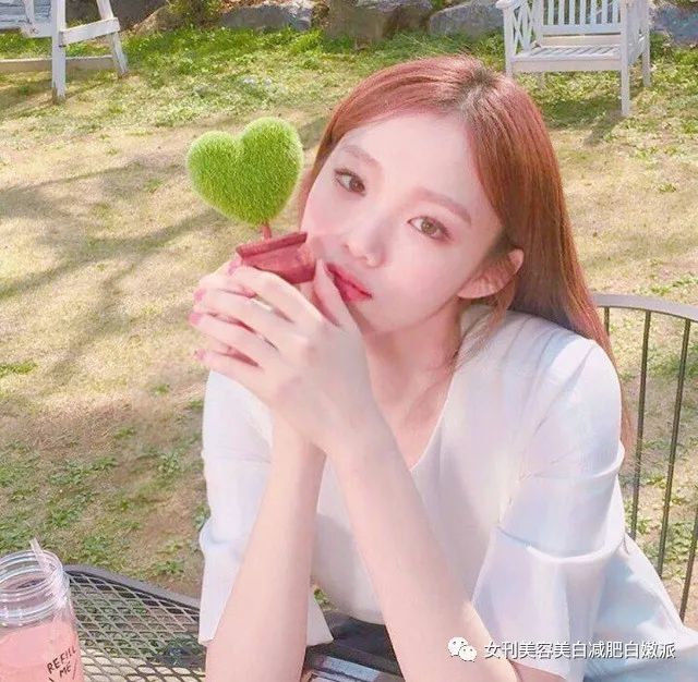 撞脸刘诗诗、比娜扎有灵气的94年小姑娘,还是