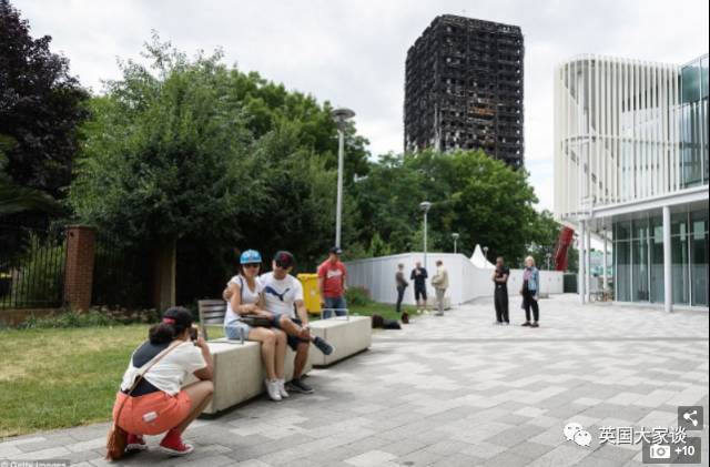 晕！中国旅游团将伦敦大火楼当景点，激怒英国人，遣返导游，自拍不能无底线 - 2
