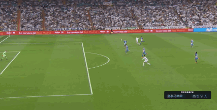 第31分钟,阿森西奥右翼传中,禁区左肋c罗停球后抽射稍高过门楣.